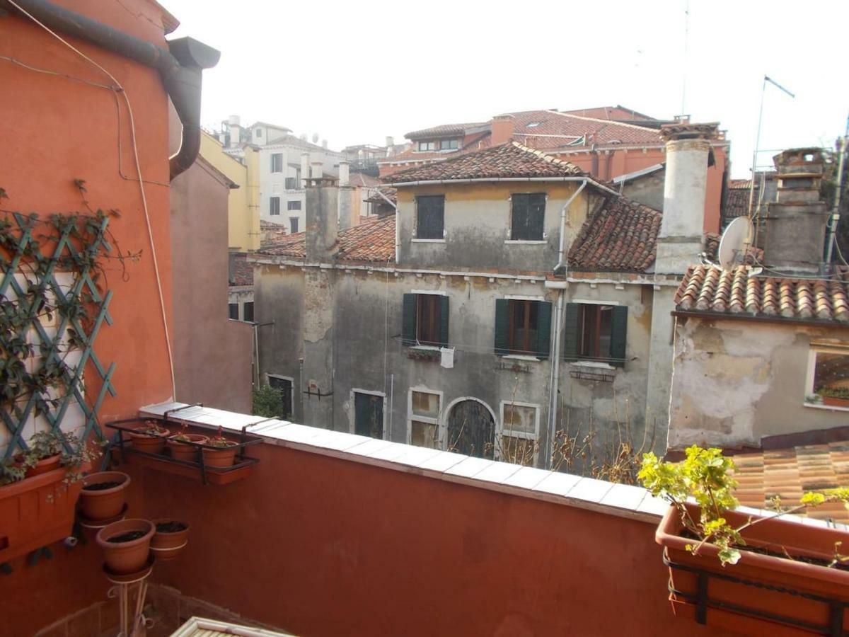 Ca' San Silvestro 2 Terrazze Nel Cuore Di Venezia Exterior photo